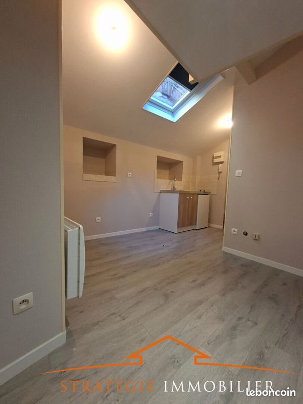 Appartement à louer, 14m², Buxy