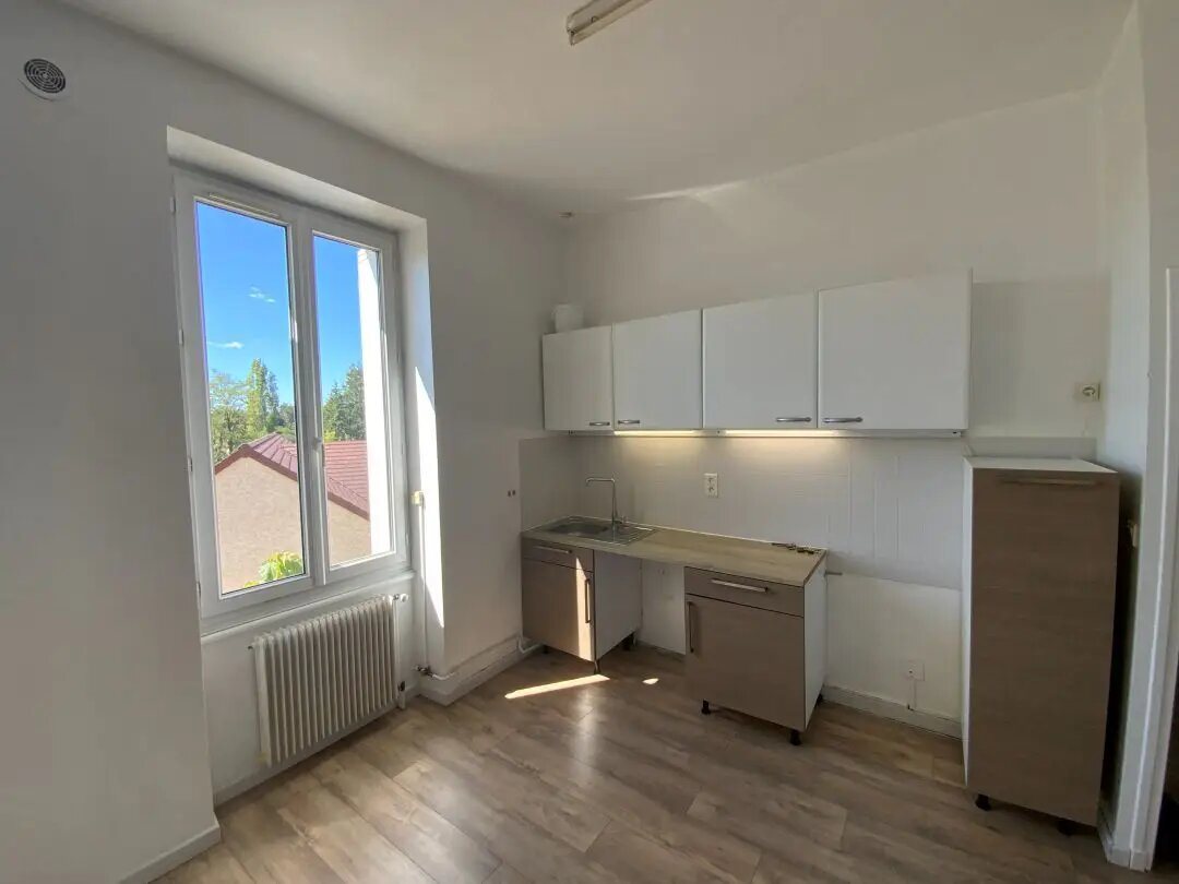 Appartement à louer, 112m², Buxy