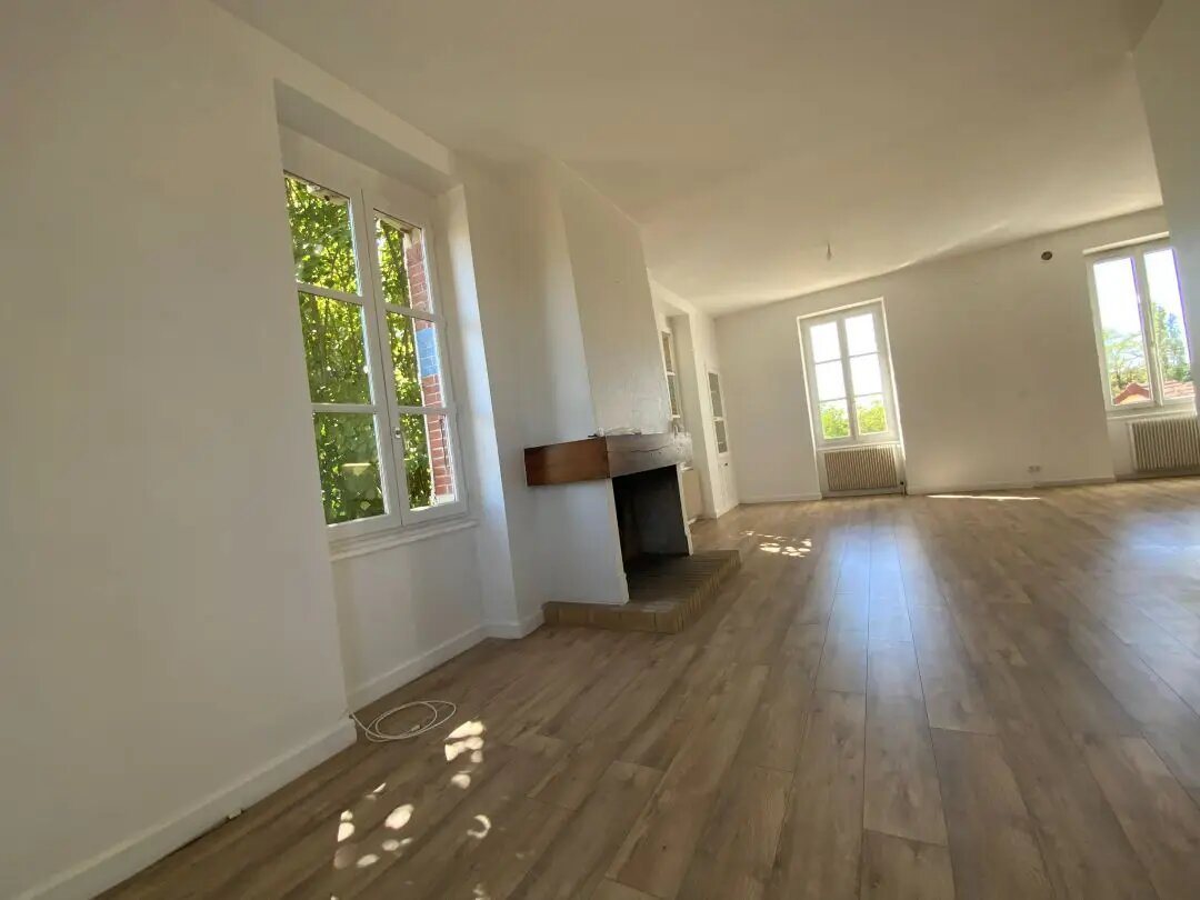 Appartement à louer, 112m², Buxy