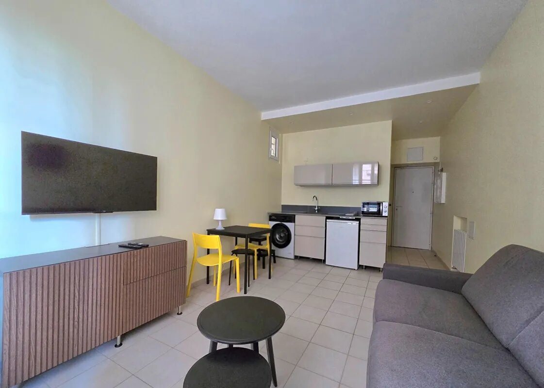 Appartement à louer, 23m², Courbevoie