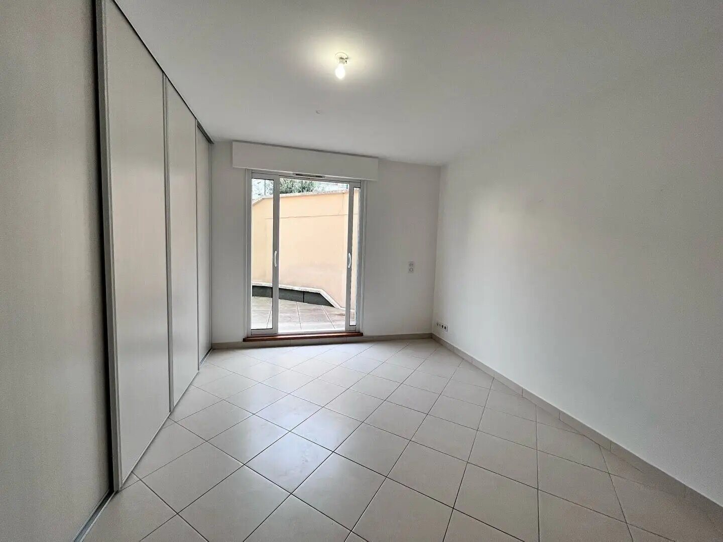 Appartement à louer, 27m², Courbevoie