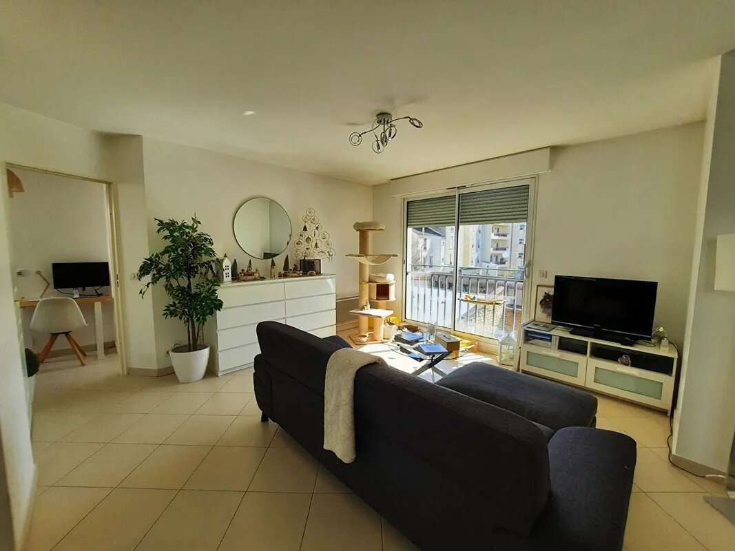 Appartement à louer, 47m², Courbevoie