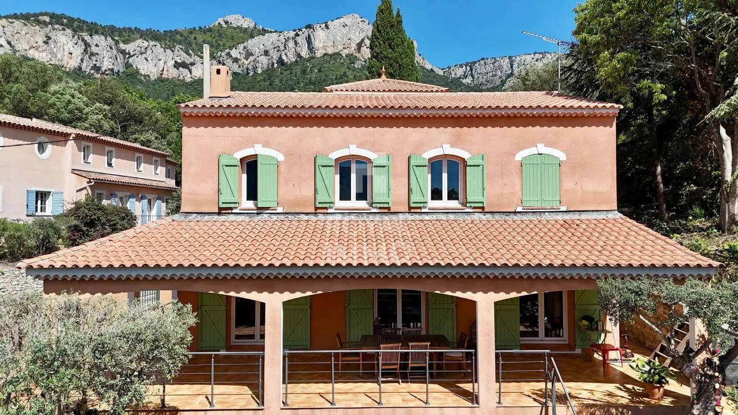 Maison à vendre, 200m², Le Revest-les-Eaux