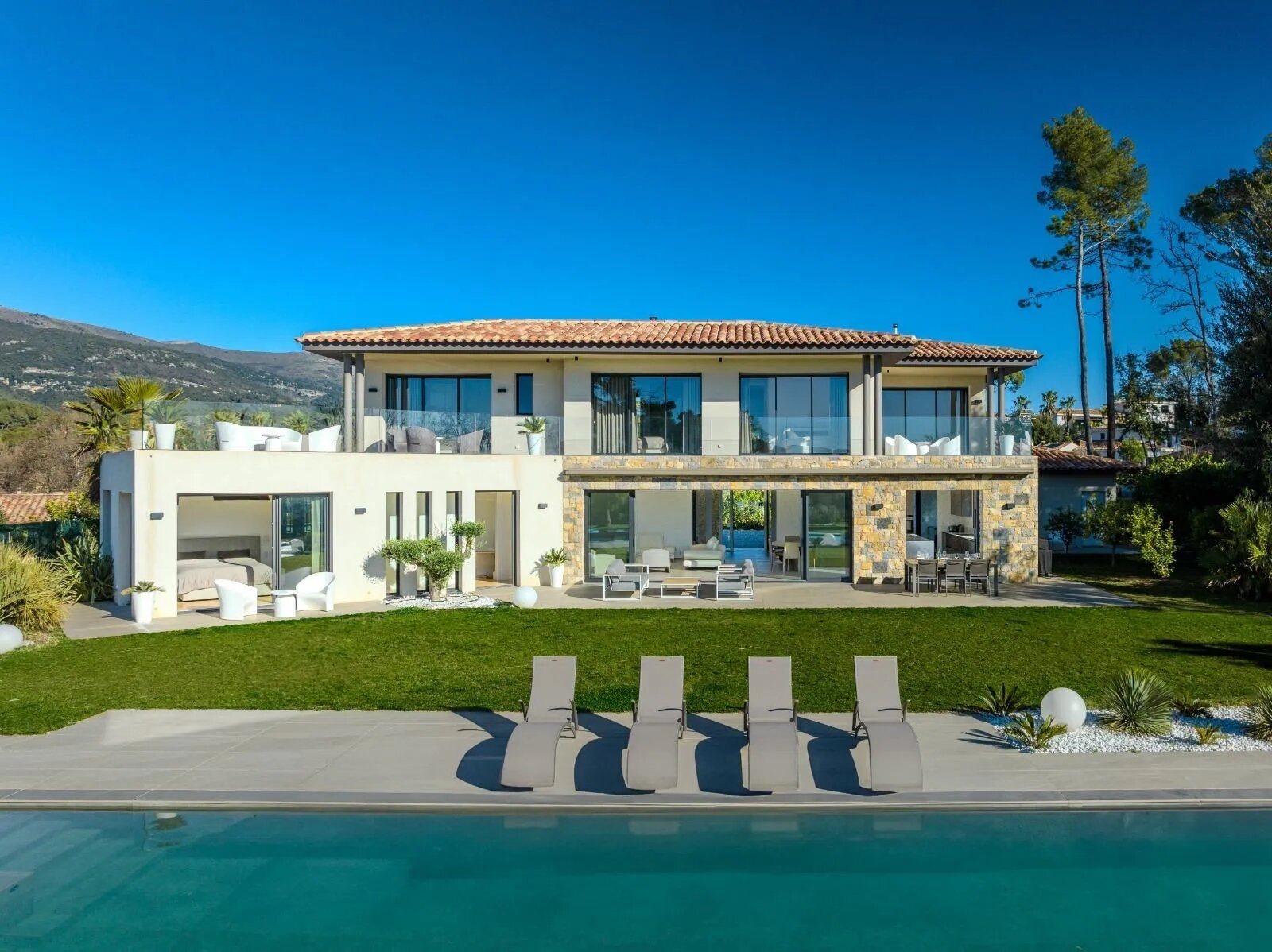 Maison à louer, 275m², Roquefort-les-Pins