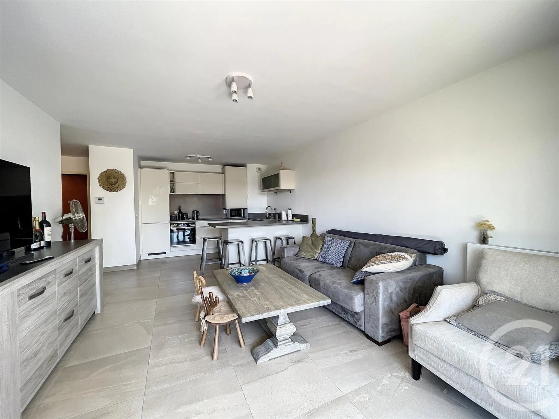 Appartement à louer, 64m², Valbonne