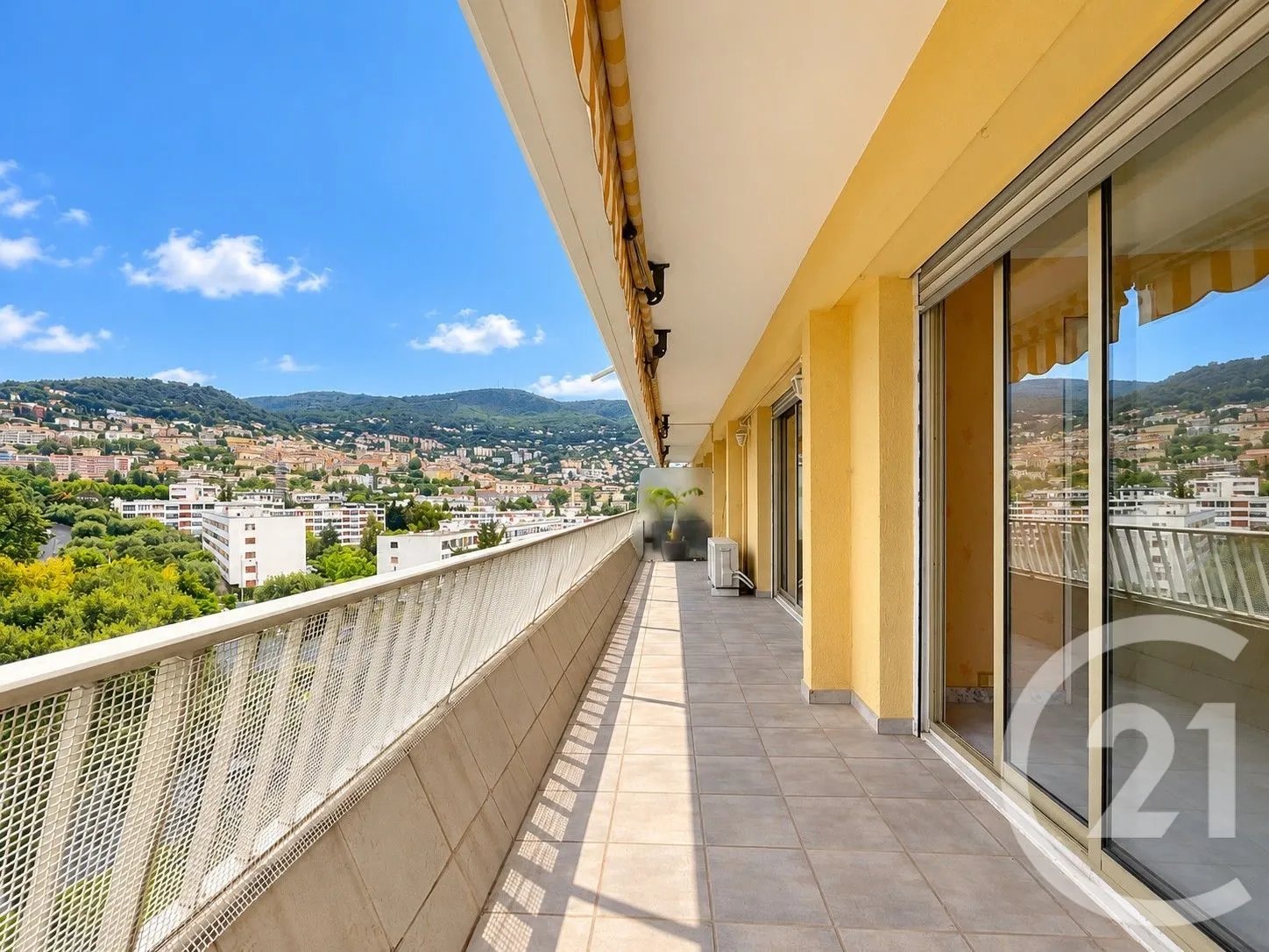 Appartement à louer, 77m², Grasse