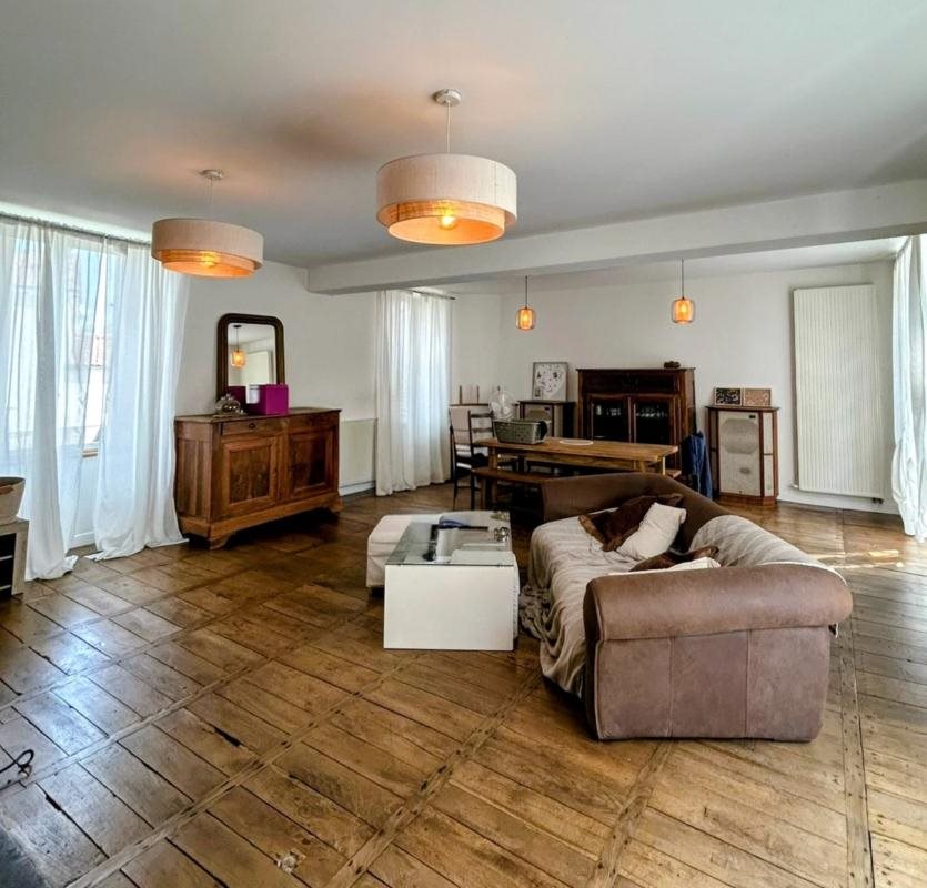 Maison à vendre, 184m², Cherves-Châtelars