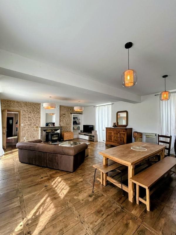 Maison à vendre, 184m², Cherves-Châtelars