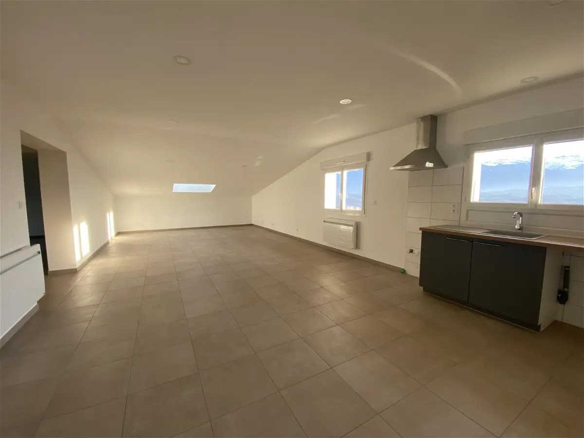 Appartement à louer, 104m², Saint-Pierre-d'Albigny