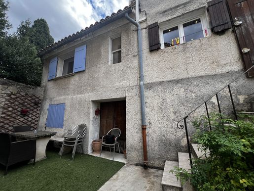 Maison 5 pièces 92 m² · à Fontvieille · 92 m² · 160 000 €