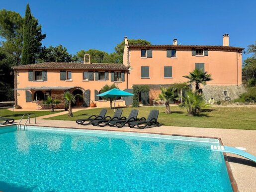 Maison 17 pièces 470 m² · à Villecroze · 470 m² · 926 000 €