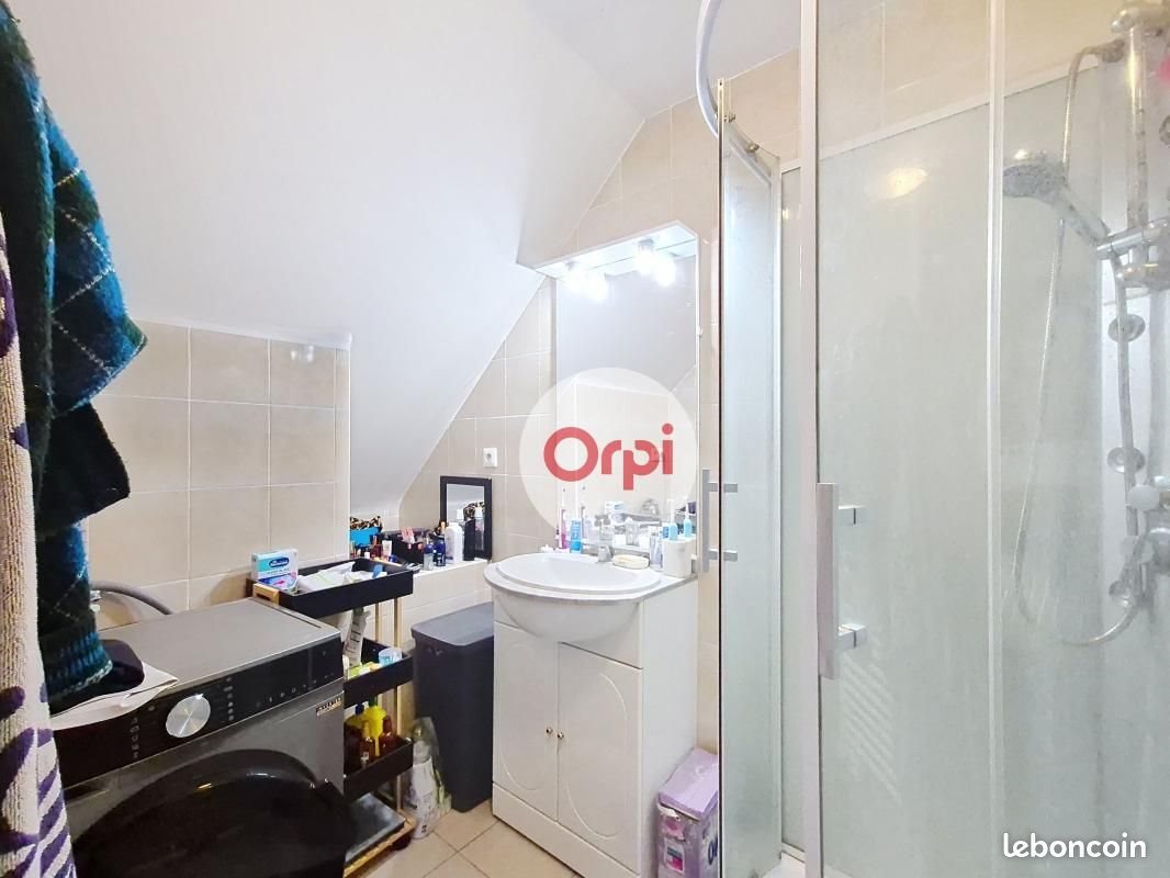 Appartement à louer, 45m², Theix