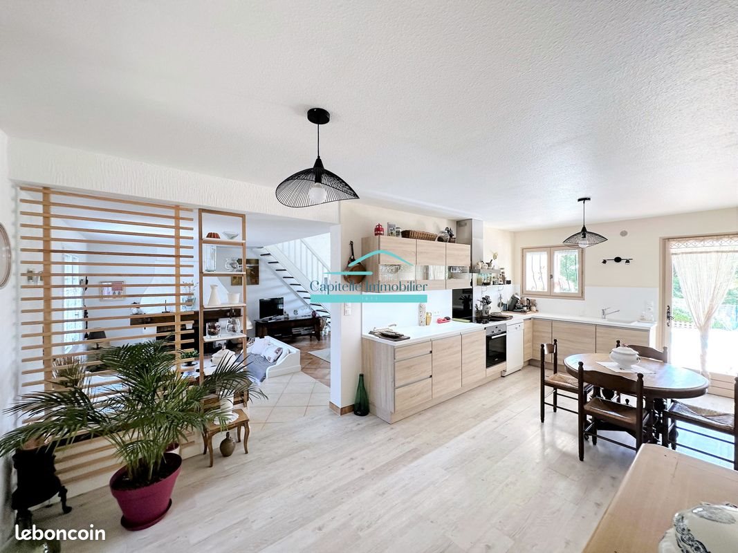 Maison à vendre, 180m², Vailhauquès