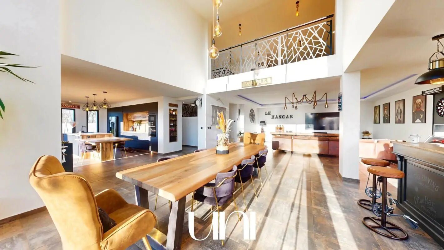Maison à vendre, 317m², Saint-Loup-Hors