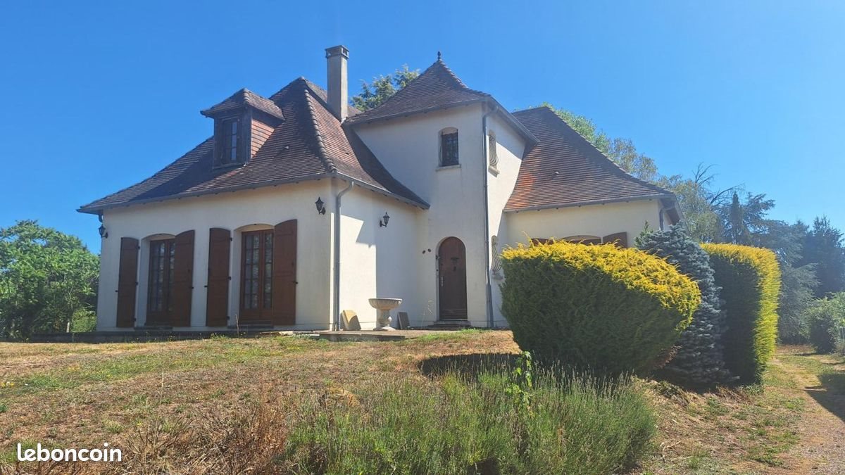 Maison à vendre, 177m², Piégut-Pluviers