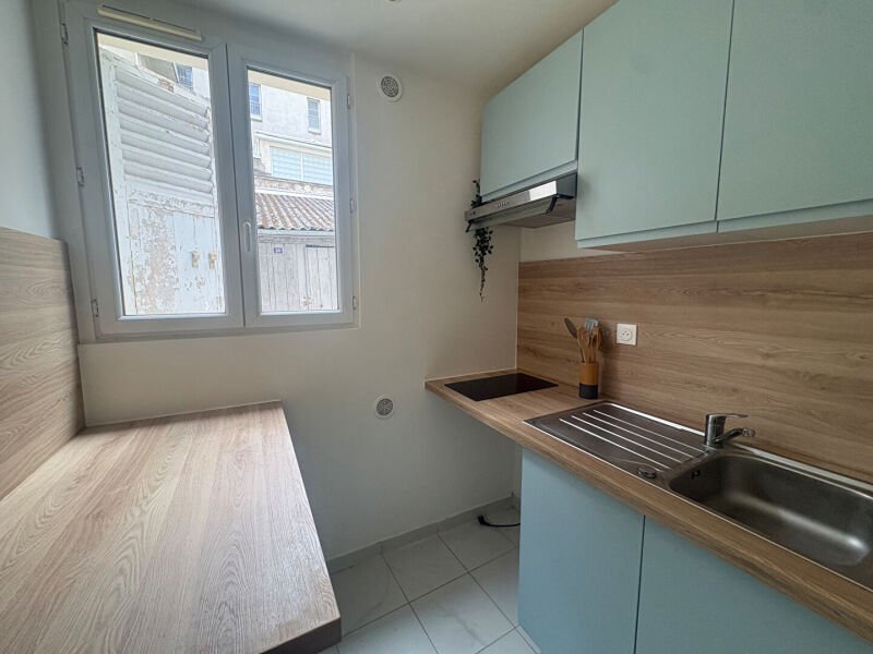 Appartement à louer, 29m², Paris 18ème