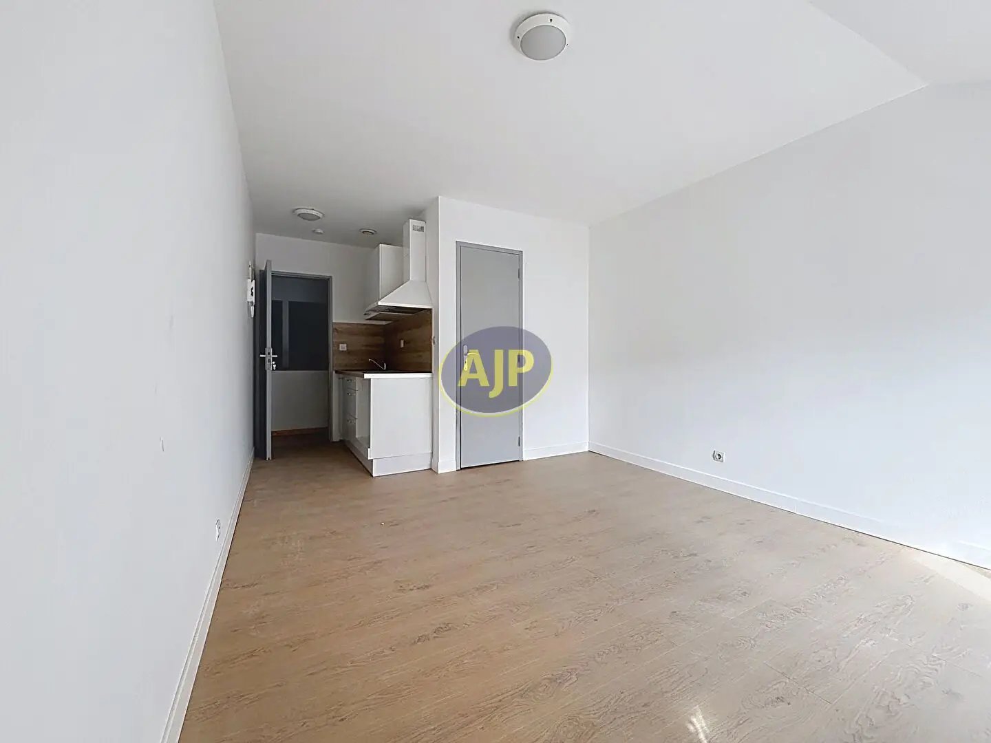 Appartement à louer, 19m², Rochefort