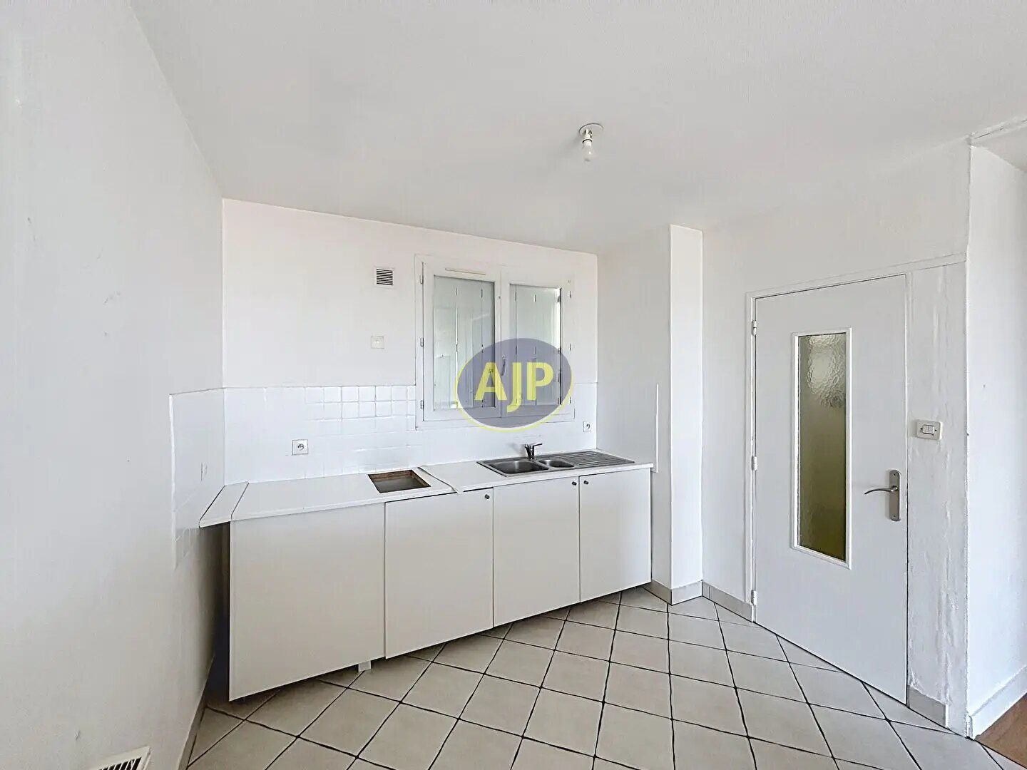 Appartement à louer, 72m², Rochefort