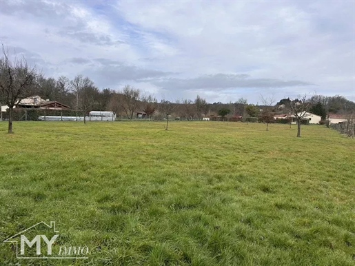 Le Fleix : Terrain constructible de 3 586 m² · 54 000 €