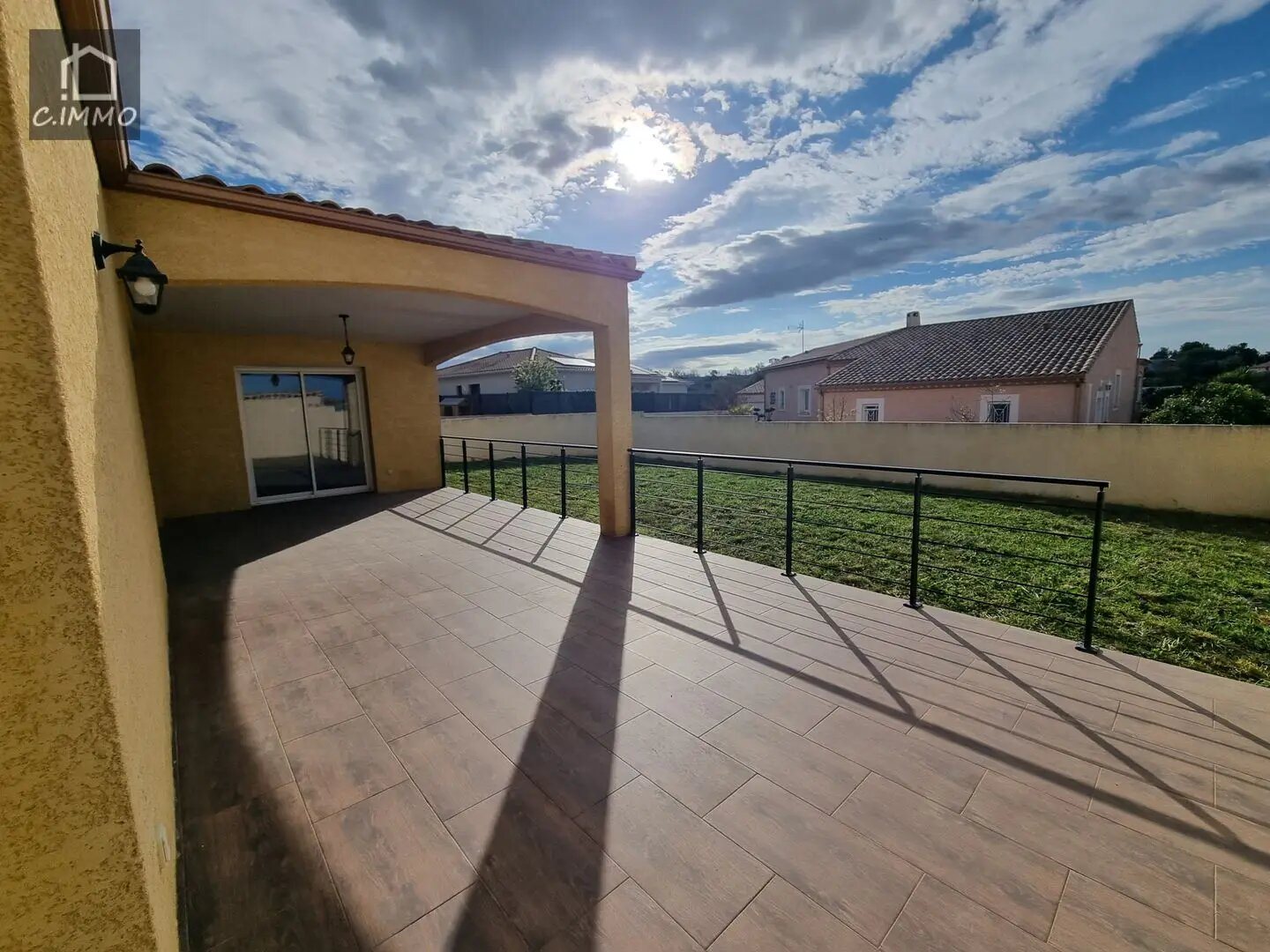 Maison à louer, 123m², Saint-Geniès-de-Fontedit