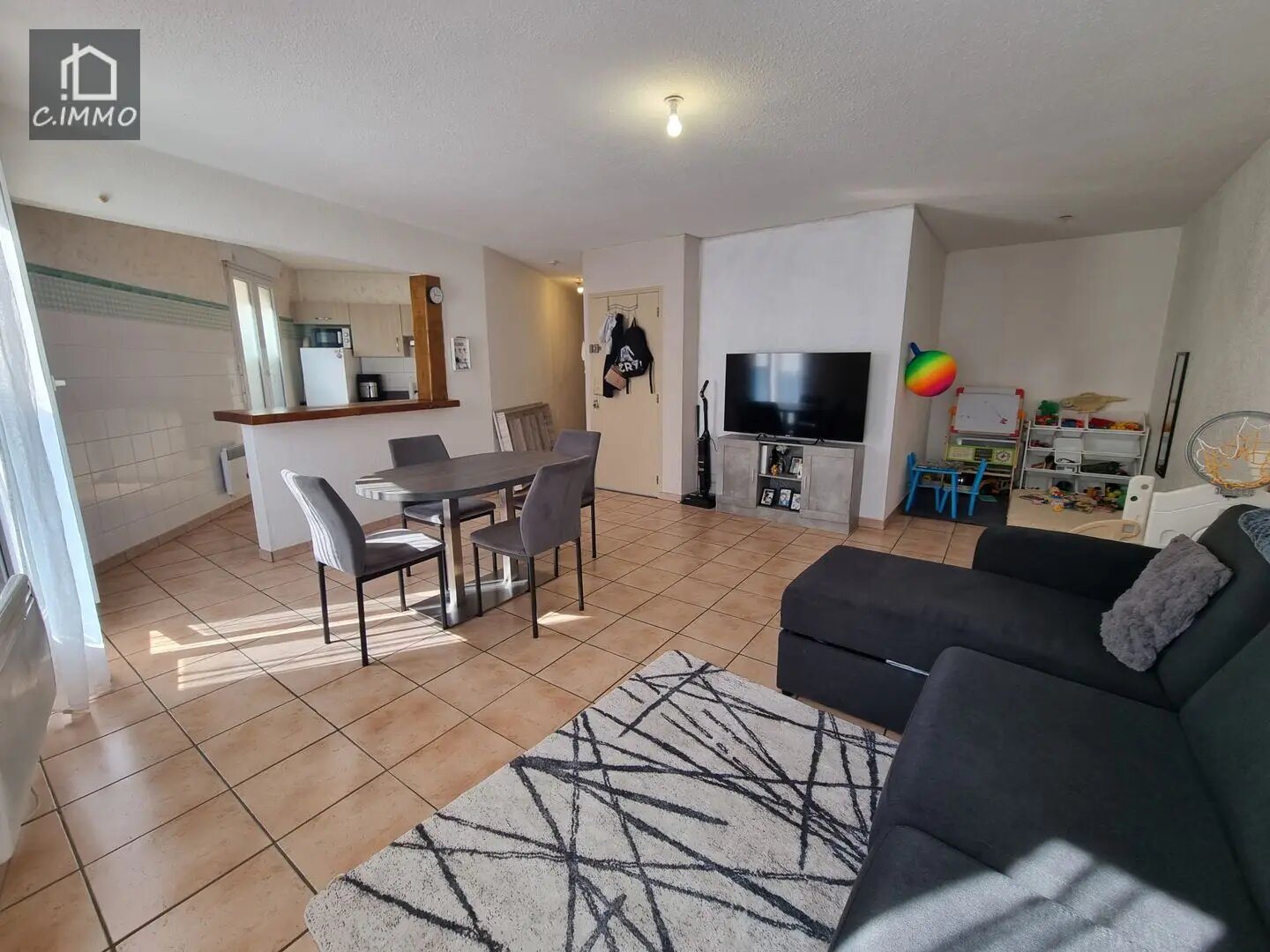 Appartement à louer, 70m², Corneilhan