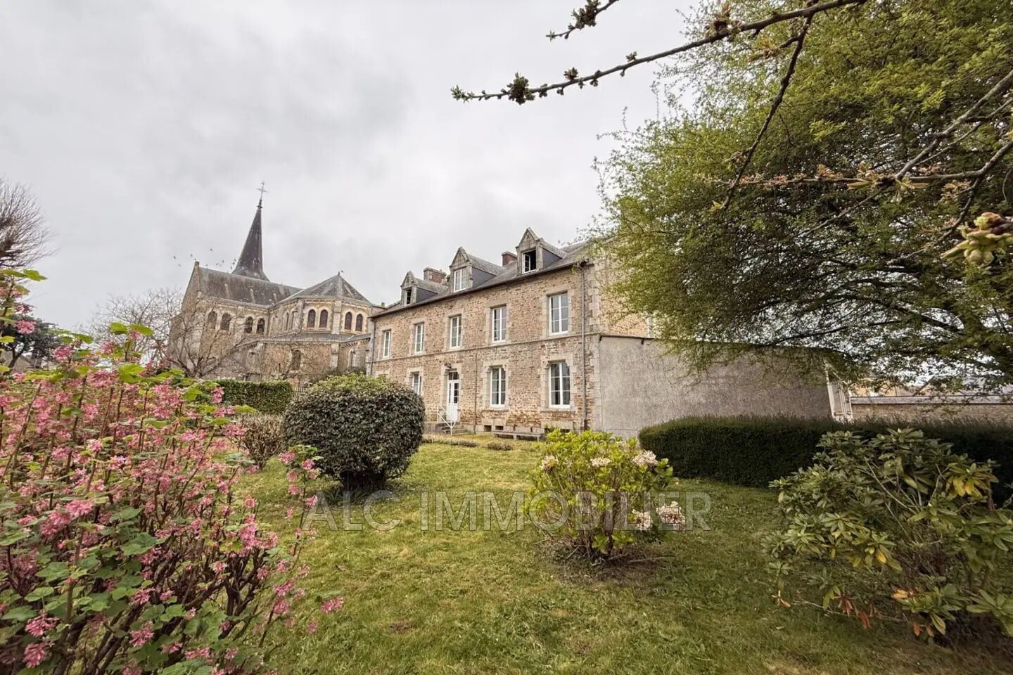 Maison à vendre, 350m², Saint-Pierre-des-Nids