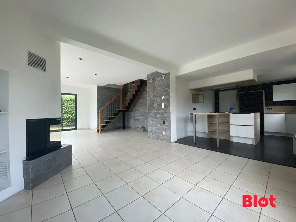 Maison à louer, 116m², Pléchâtel