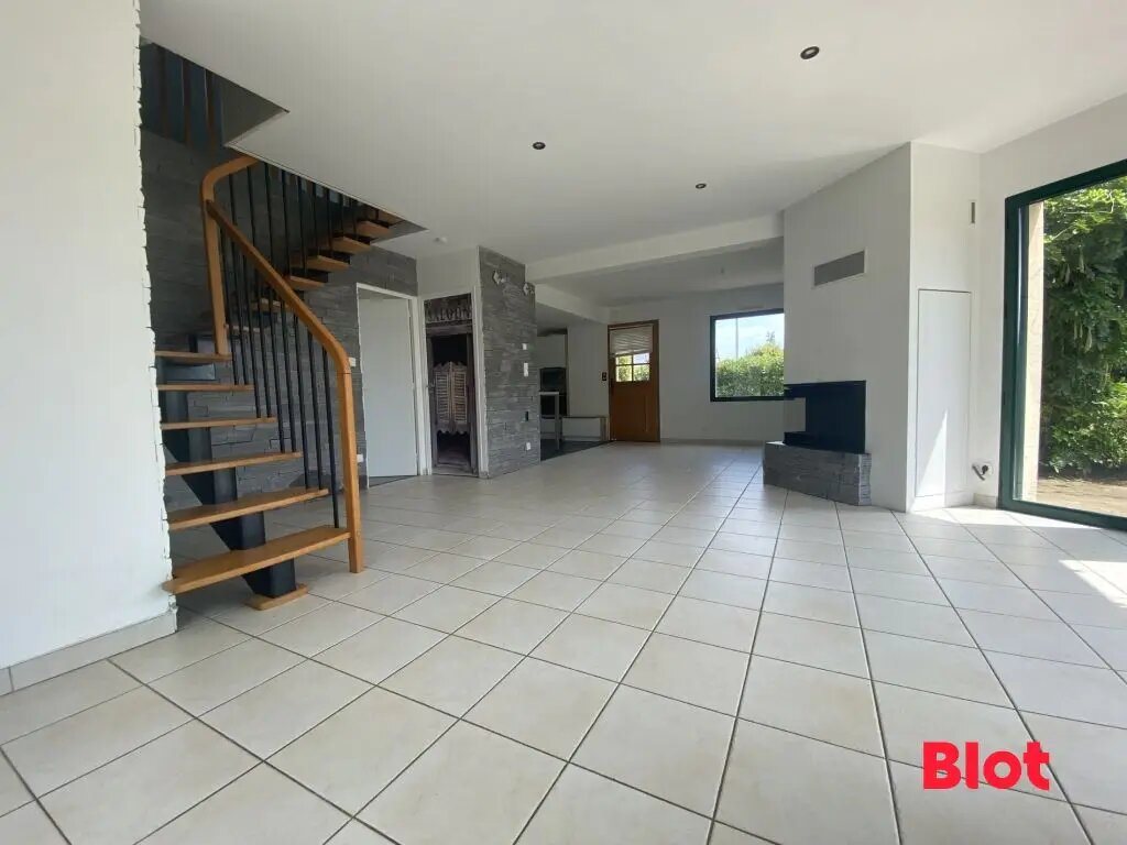 Maison à louer, 116m², Pléchâtel
