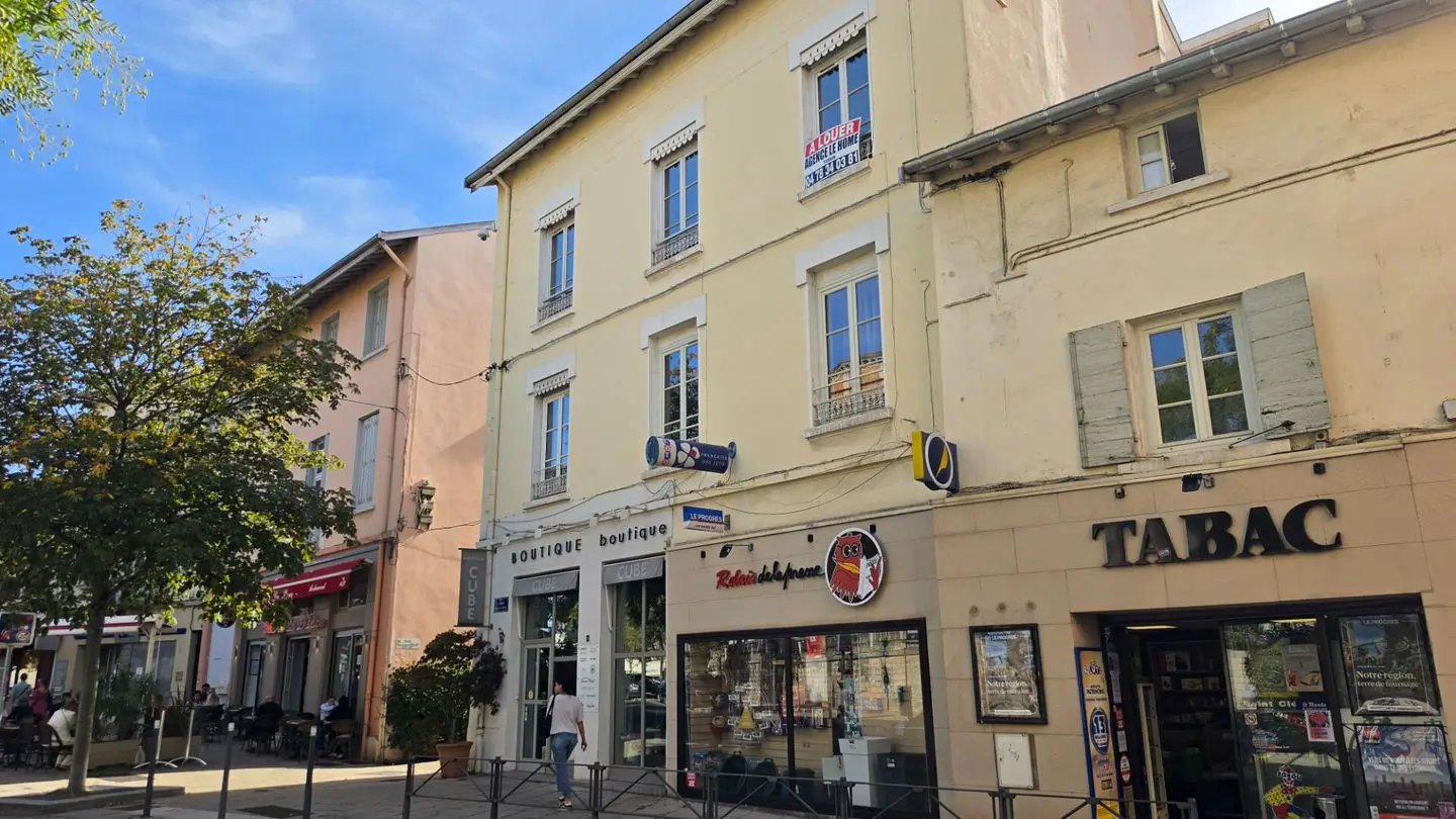 Appartement à louer, 97m², Écully