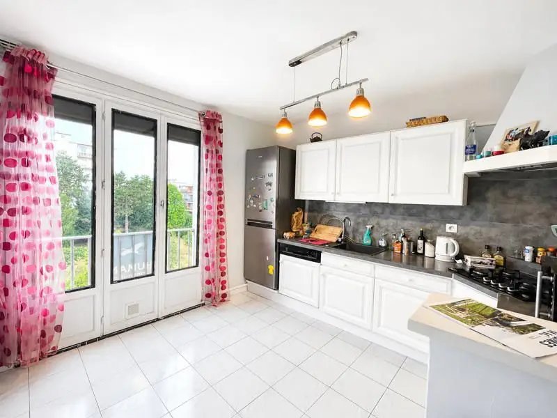 Appartement à vendre, 77m², Décines-Charpieu