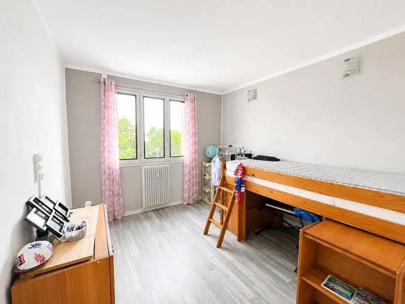 Appartement à vendre, 77m², Décines-Charpieu