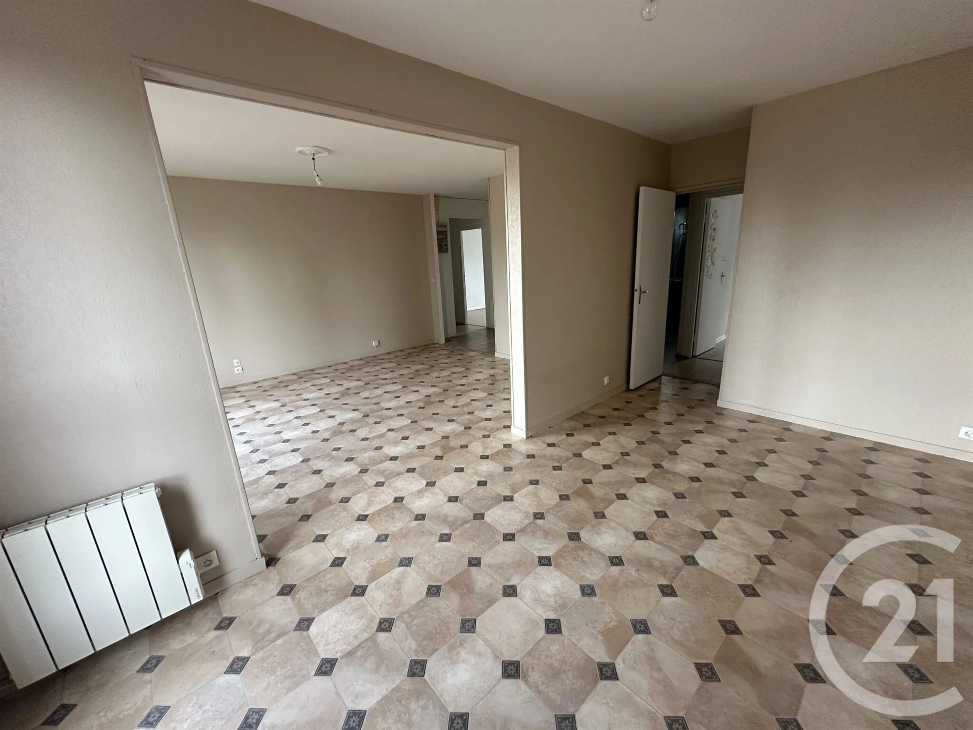Appartement à louer, 73m², Cercy-la-Tour