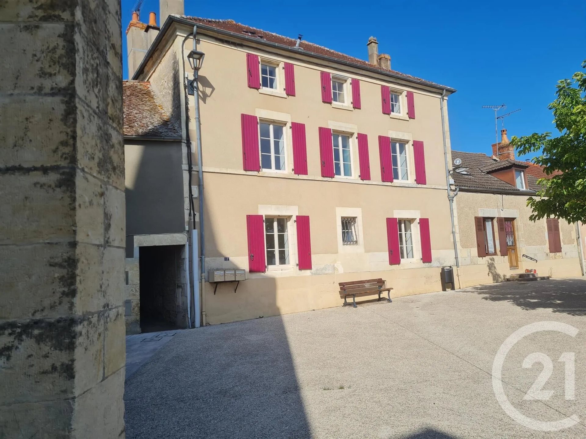 Appartement à louer, 85m², Luthenay-Uxeloup