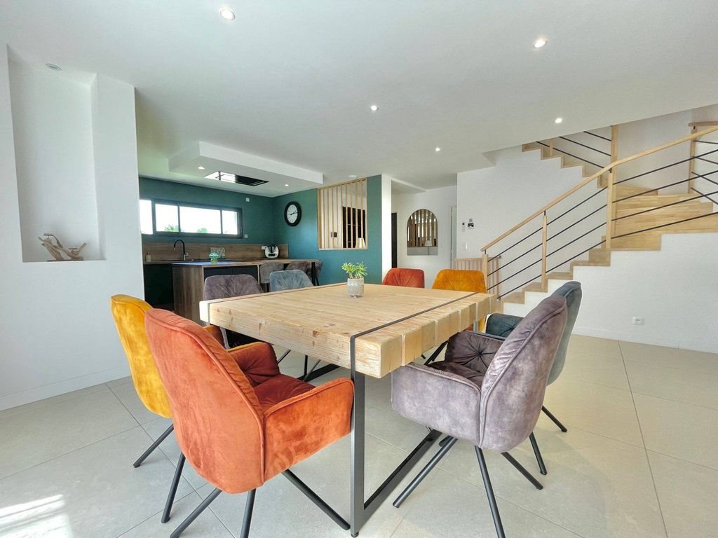Maison à vendre, 134m², Bourg-des-Comptes