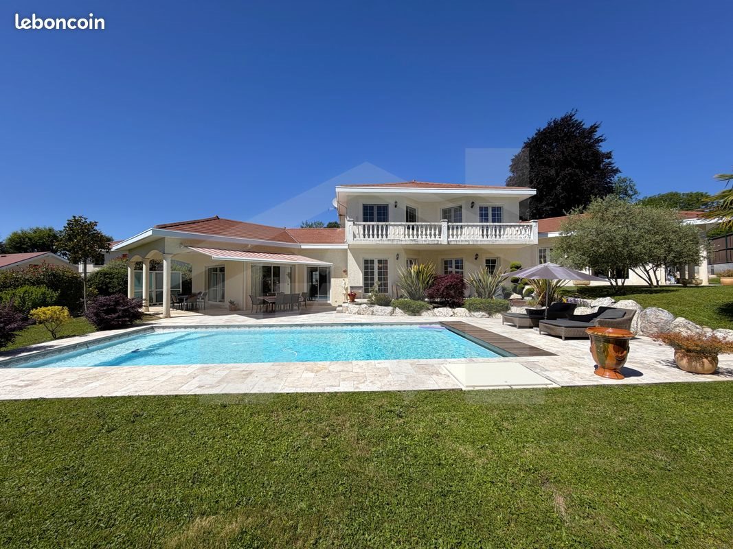Maison à vendre, 369m², Brié-et-Angonnes