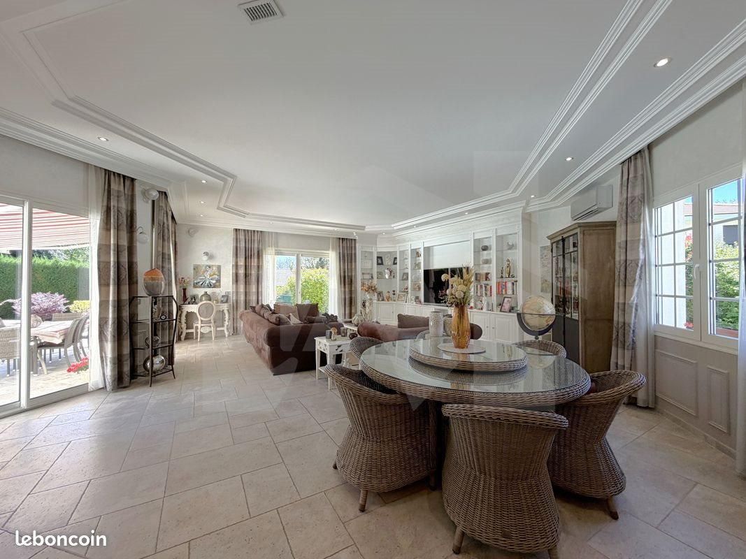 Maison à vendre, 369m², Brié-et-Angonnes