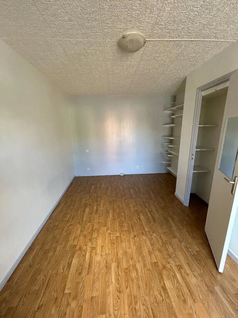 Appartement à louer, 28m², Saint-Flour