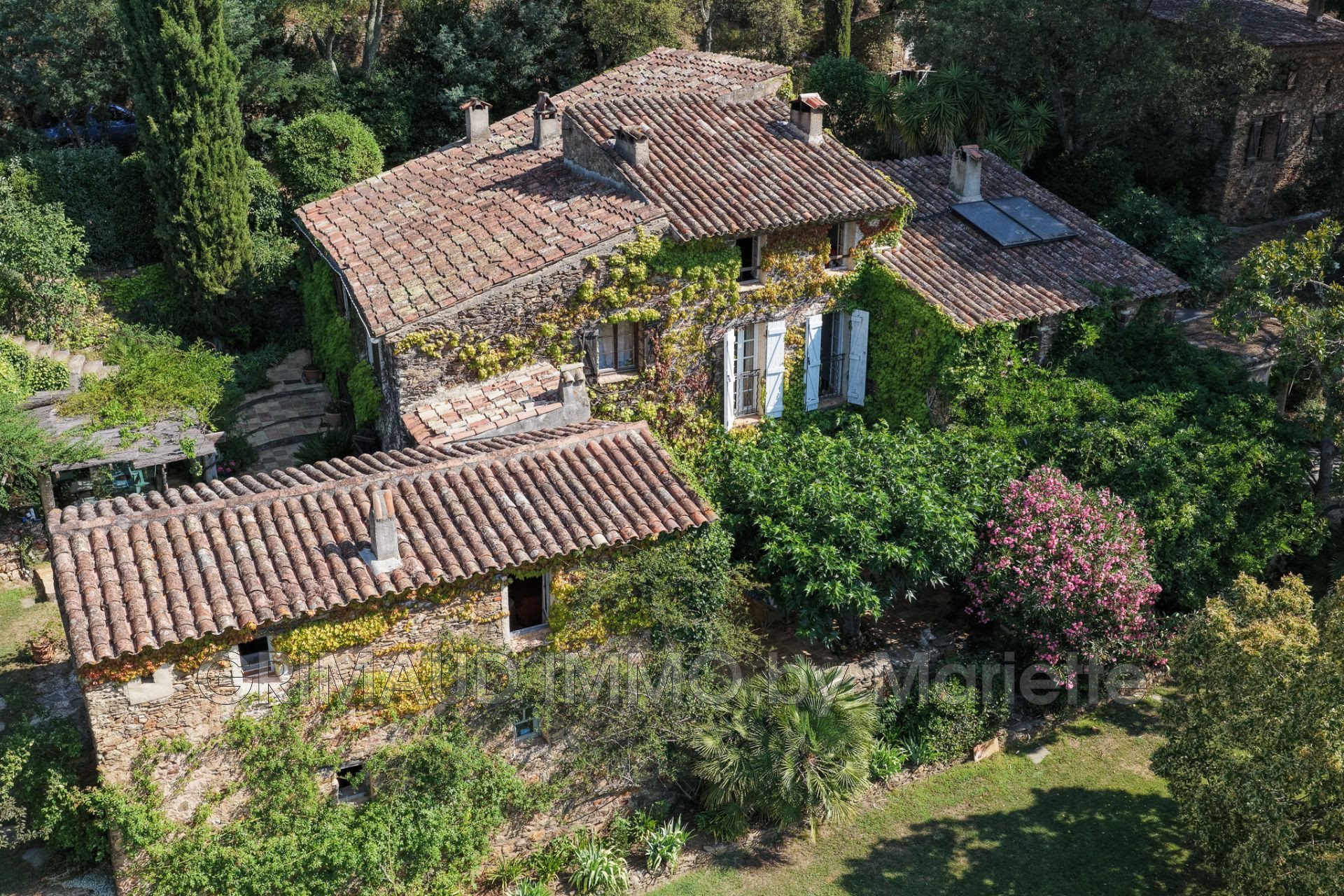 Maison à vendre, 600m², La Garde-Freinet