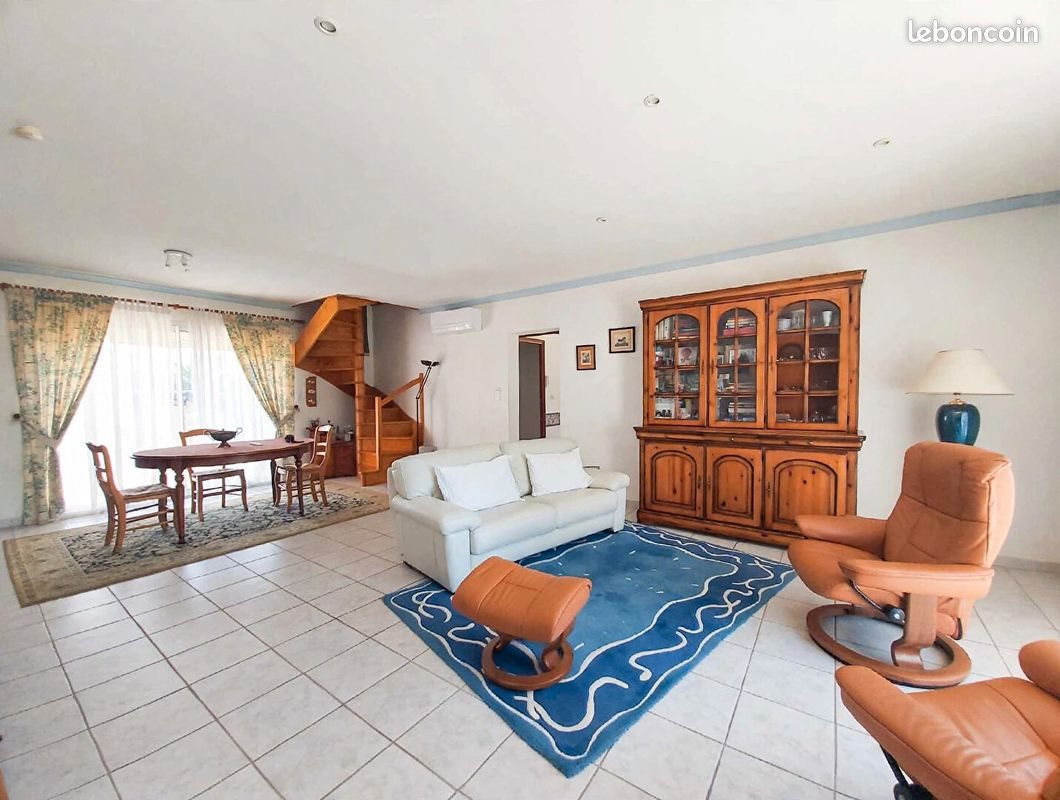 Maison à louer, 151m², Calvisson
