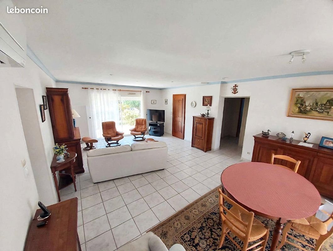 Maison à louer, 151m², Calvisson