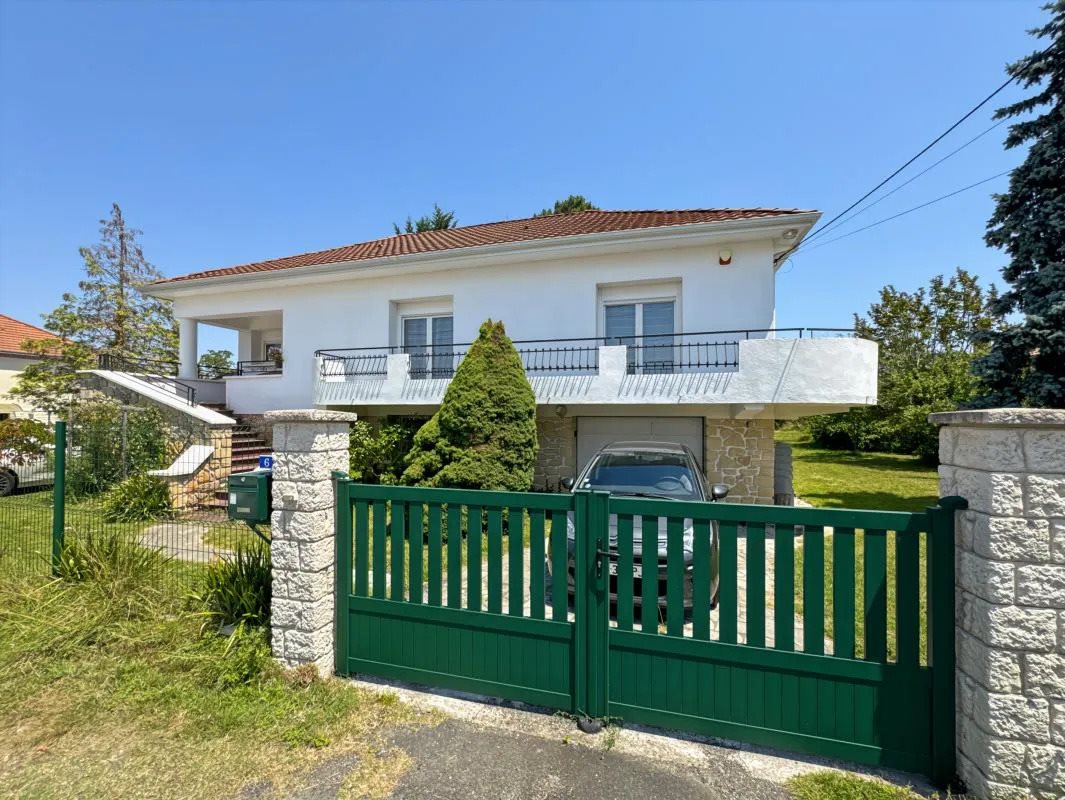 Maison à vendre, 122m², Neuvic