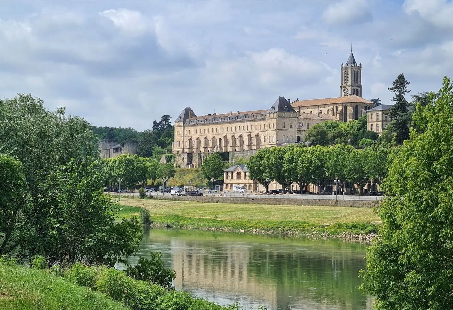 Appartement à louer, 53m², La Réole