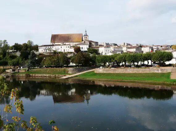 Appartement à louer, 45m², Guîtres