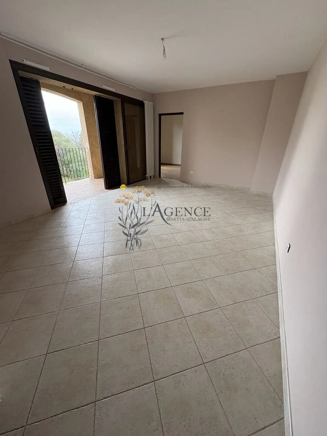 Appartement à louer, 88m², Bastia