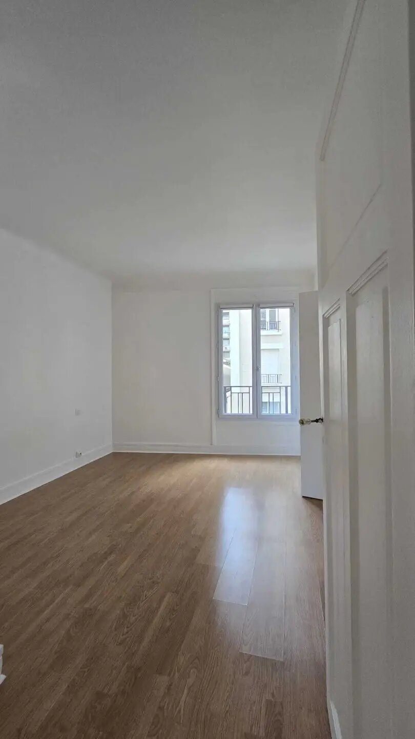 Appartement à louer, 45m², Courbevoie