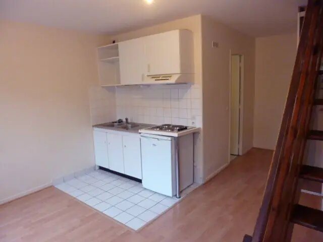 Appartement à louer, 28m², Cergy