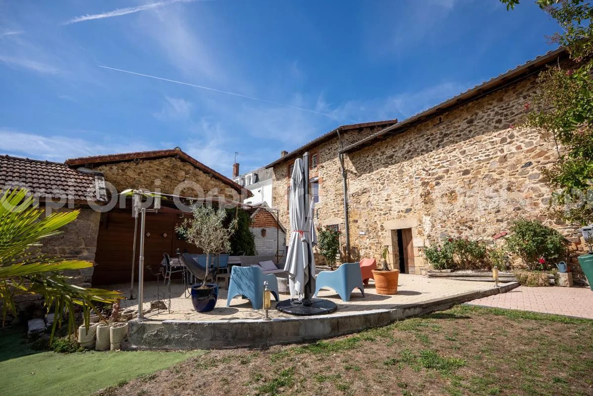 Maison à vendre, 233m², Saint-Victurnien