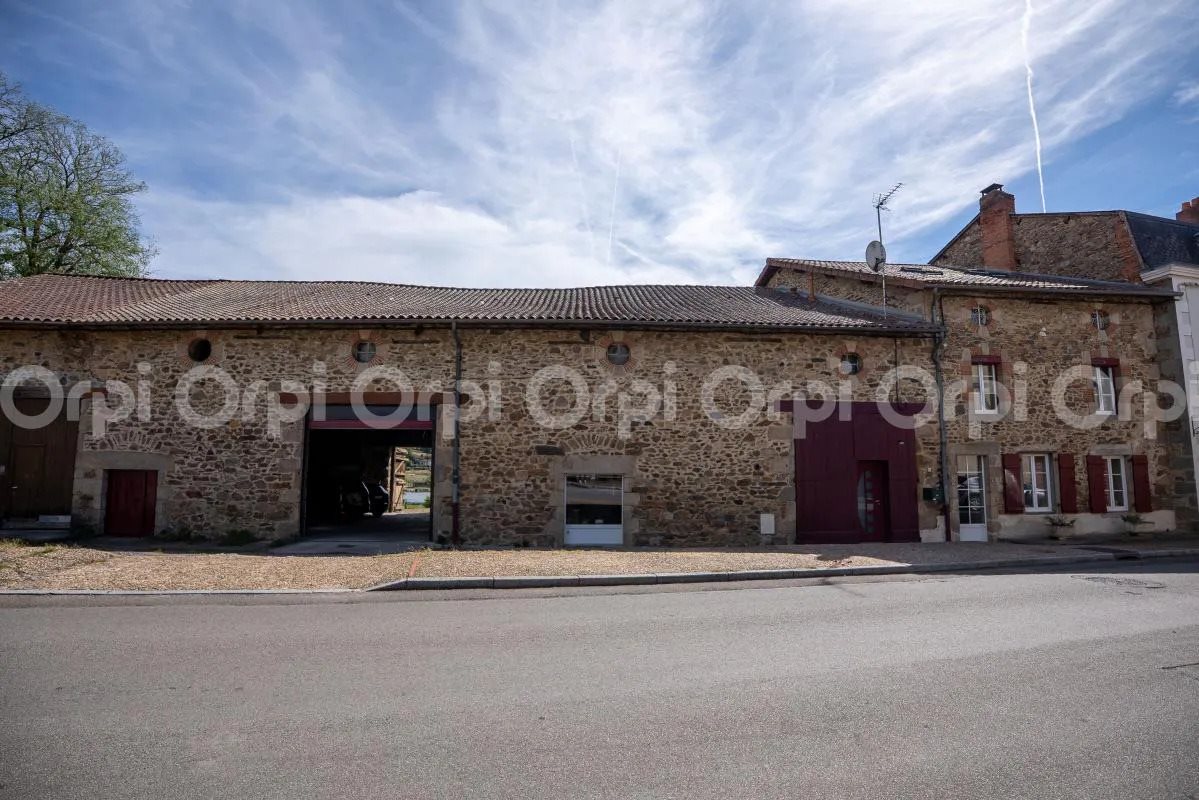 Maison à vendre, 233m², Saint-Victurnien