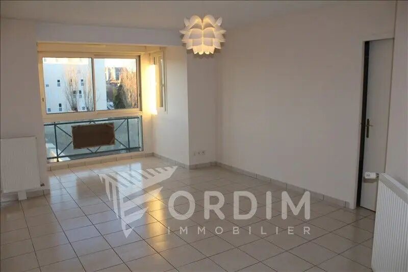 Appartement à louer, 69m², Auxerre
