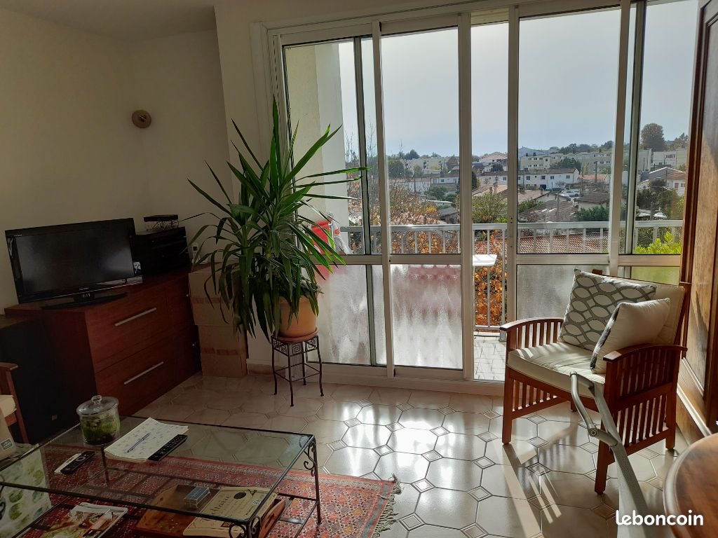 Appartement à louer, 62m², Talence